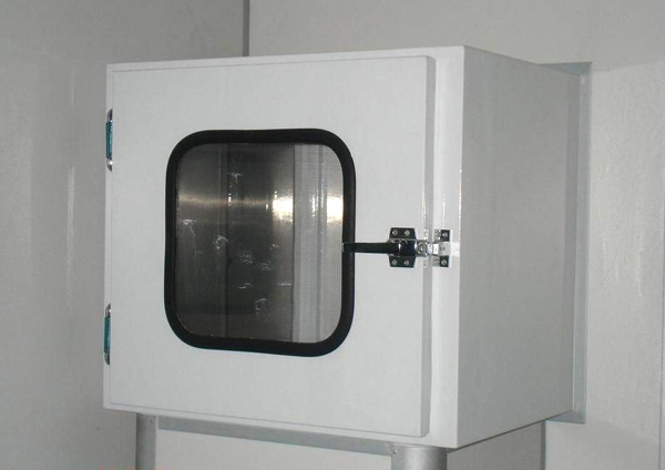 烤漆聯(lián)鎖傳遞窗 烤漆聯(lián)鎖傳遞窗是一種潔凈室的輔助設備,主要用于潔凈區(qū)與潔凈區(qū)之間,潔凈區(qū)與非潔凈區(qū)之間小件物品的傳遞,以減少潔凈室的開門次數(shù),把對潔凈室的污染降低到最低程度。