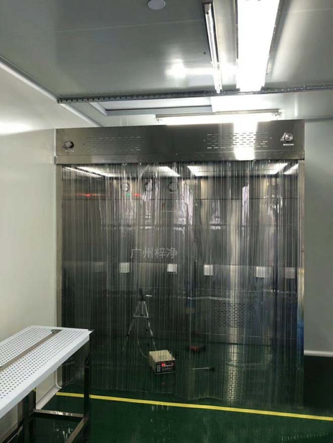 凈化層流罩現(xiàn)場(chǎng)安裝檢測(cè) 凈化層流罩現(xiàn)場(chǎng)安裝檢測(cè)